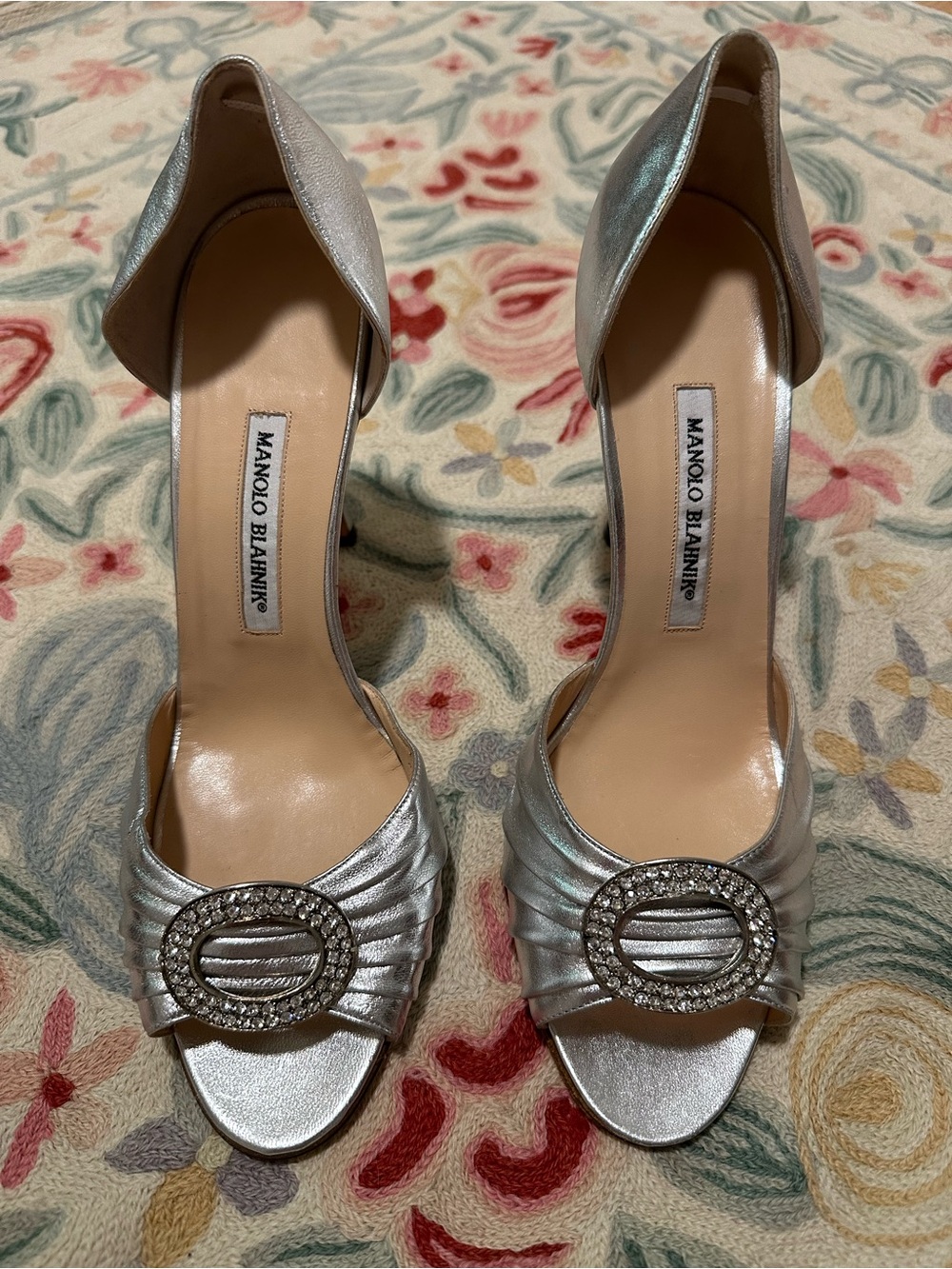 Manolo Blahnik Silver Sedaraby d'Orsay Pumps- MISMATCHED PAIR